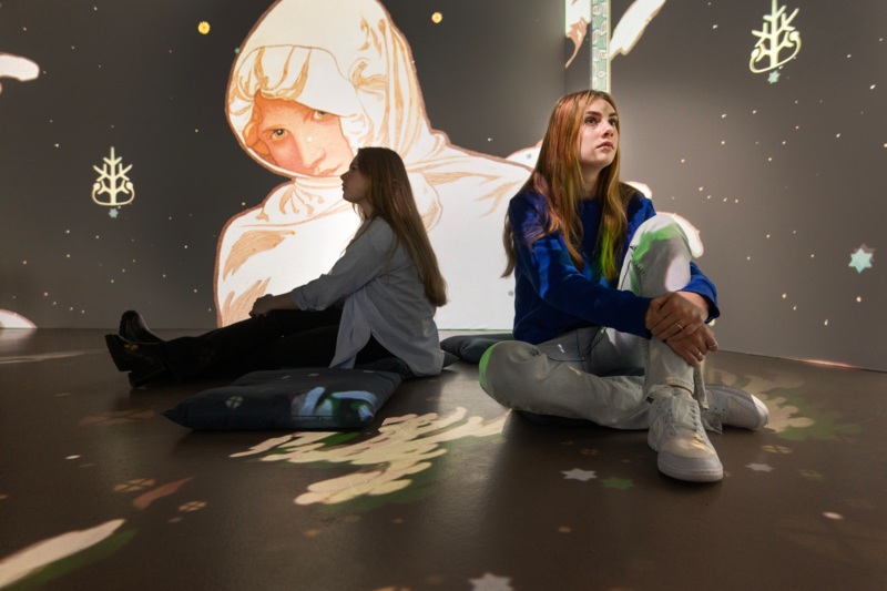 Alphonse Mucha, Het Slavische volk en hun oorspronkelijke thuisland: Tussen de Turaanse gesel en het zwaard van de Goten, uit het Slavisch Epos, 1912, eitempera op doek © Mucha Foundation.  Fotografie © Sake Elzinga