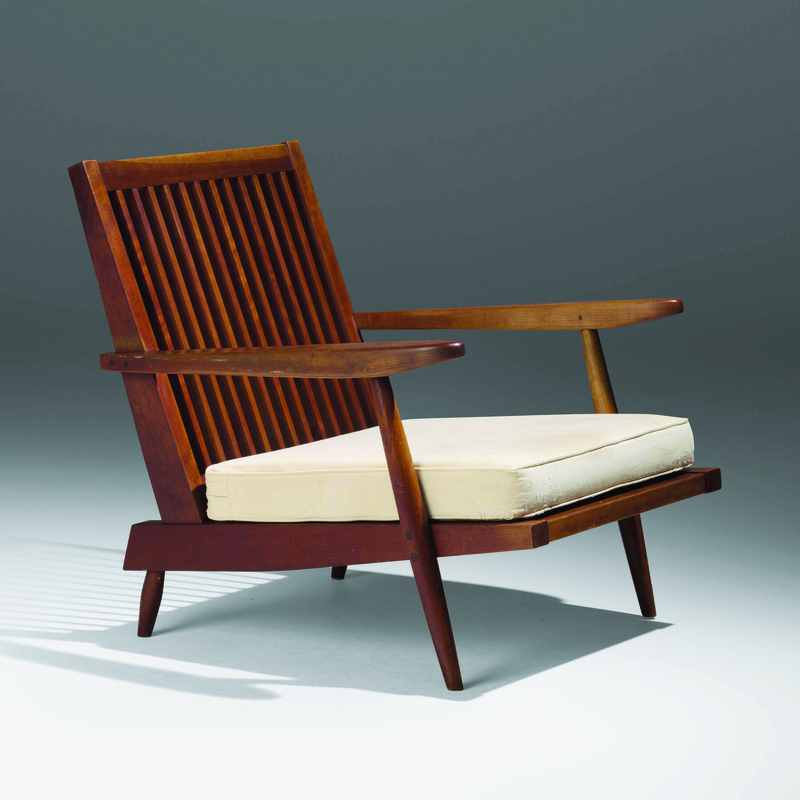 Laurent Schaubroeck: George Nakashima (Washington 1905-Pennsylvania 1990), Kussenstoel met armleuningen, jaren ‘60. Zwart Amerikaans kersenhout, bekleding, 77,5 x 74,3 x 86,4 cm. Geproduceerd door George Nakashima Studio. Courtesy BRAFA Laurent Schaubroeck: George Nakashima (Washington 1905-Pennsylvania 1990), Kussenstoel met armleuningen, jaren ‘60. Zwart Amerikaans kersenhout, bekleding, 77,5 x 74,3 x 86,4 cm. Geproduceerd door George Nakashima Studio. Courtesy BRAFA